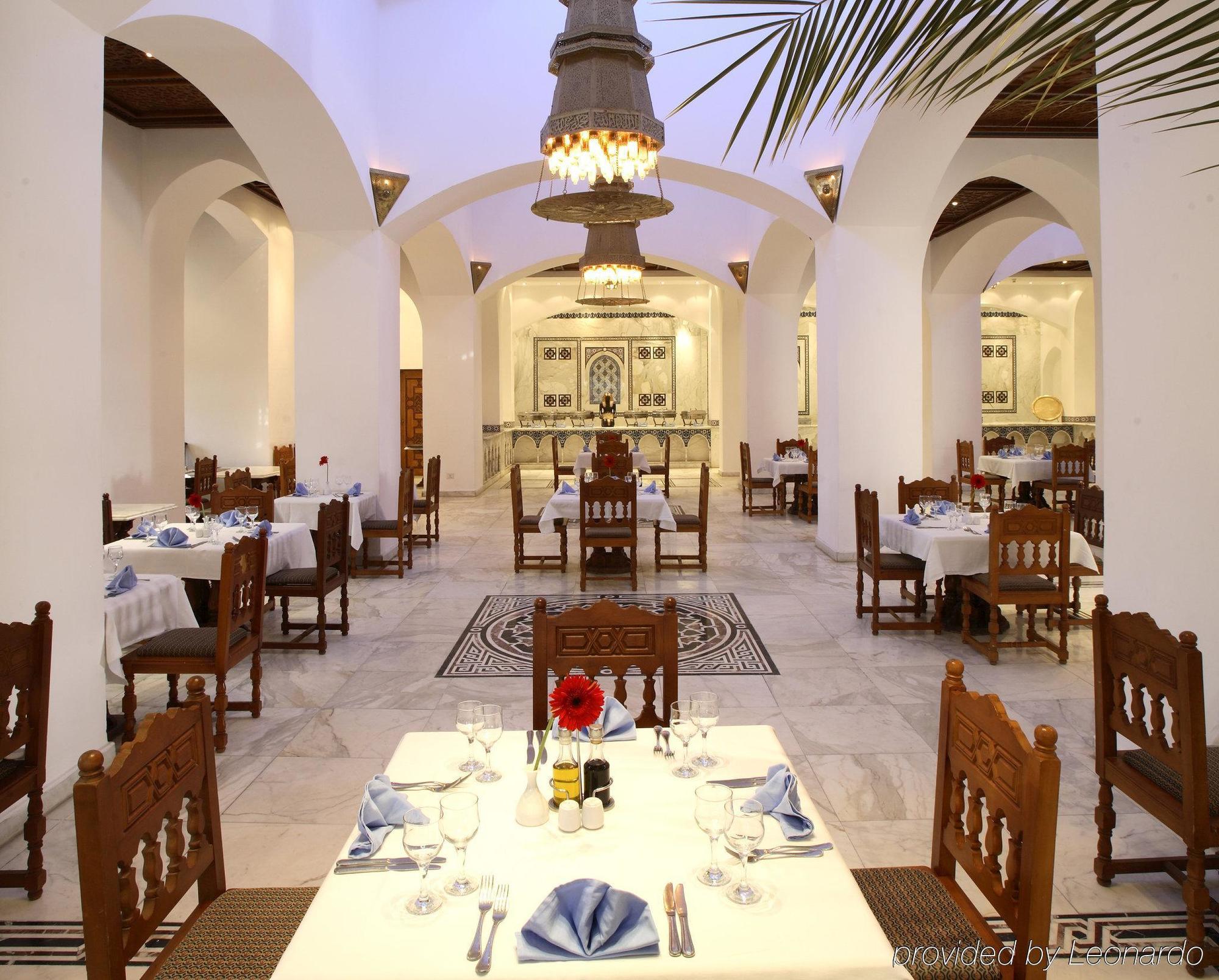 Royal Holiday Beach Resort & Casino Sharm el-Sheikh Restaurang bild